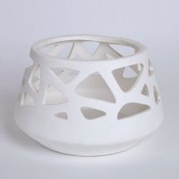 现代简约陶瓷花瓶摆件 白色艺术镂空陶瓷圆形装饰瓶 创意家居摆设软装饰品OH031-8164-11W2