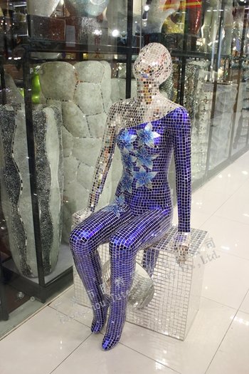 西式风格抽象创意玻璃钢马赛坐凳子模特摆件人物摆件