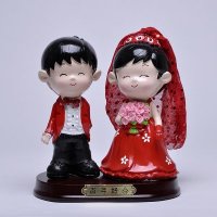 手牵手 百年好合婚庆公仔 树脂材料 实木底座 金属牌面 礼物D8015BM