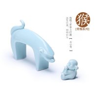 中式传统工艺青釉猴子摆件动物摆件家居装饰摆件