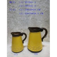 复古田园风格黄色陶瓷水壶