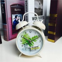 简约白色做旧铁锈静音床头打铃钟闹钟 桌面个性创意时钟