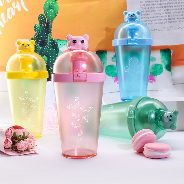【厂家直销】2019新款可爱动物头搅拌杯 爆款塑料吸管卡通杯定制