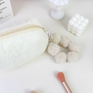 软糯奶白毛绒笔袋可爱毛球挂饰少女心化妆包 ins风学生文具收纳包