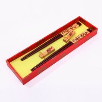 创意礼品梅花图案雕筷子家用木属工艺雕刻筷配礼盒（深棕色）D2-008